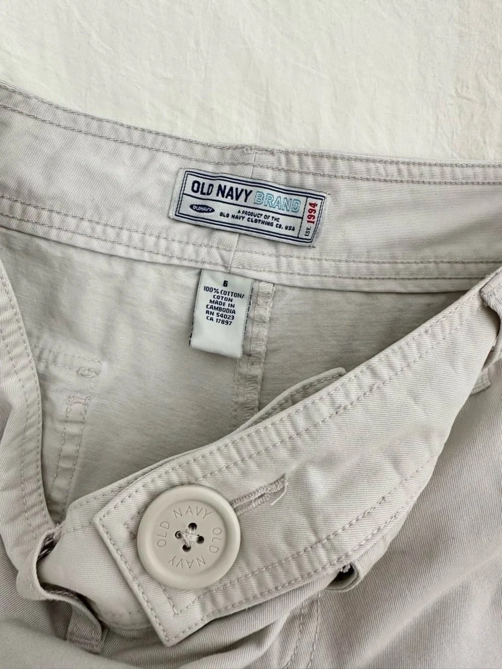 Old Navy oversized button